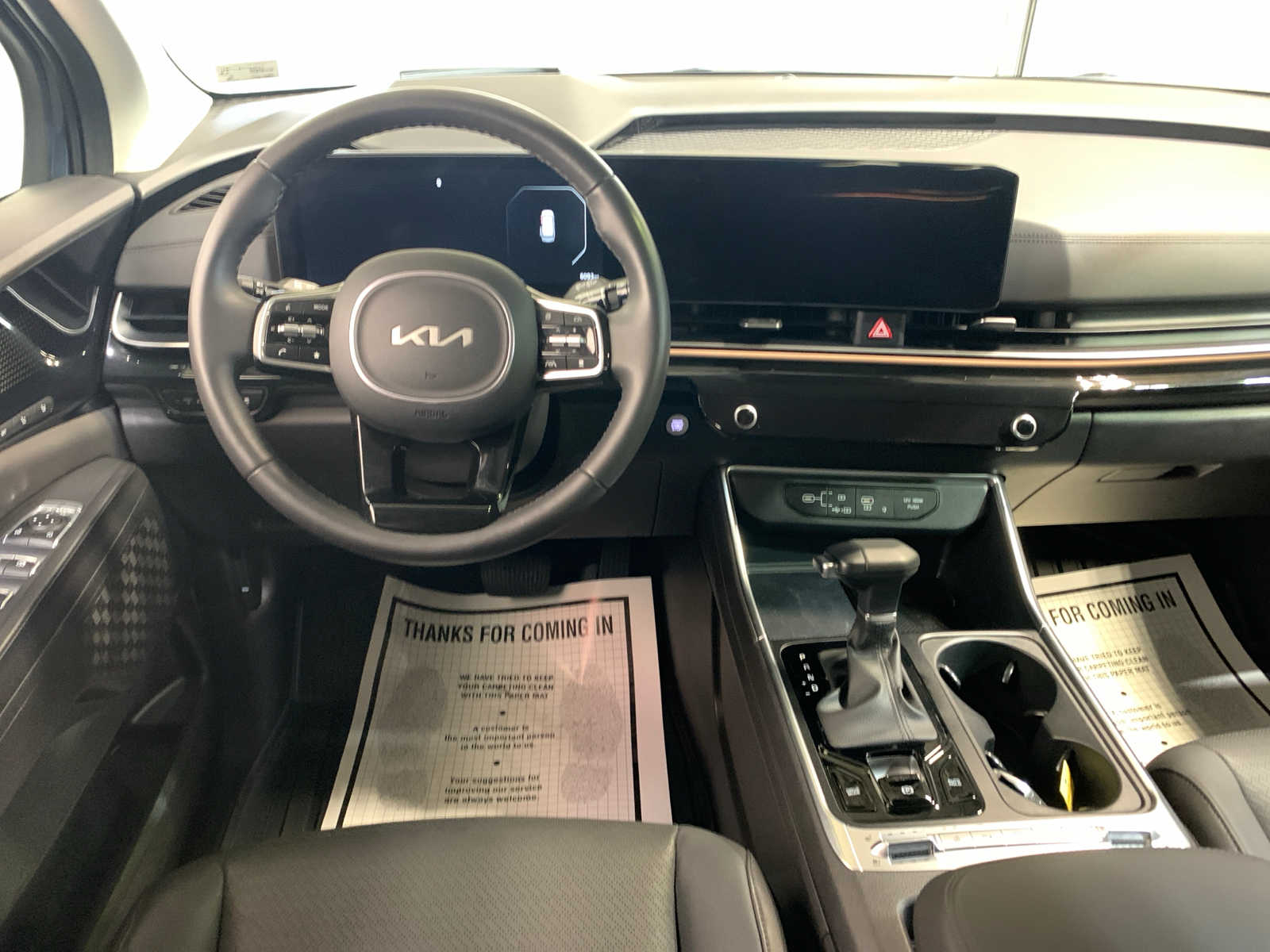 2025 Kia Carnival SX Prestige photo 4