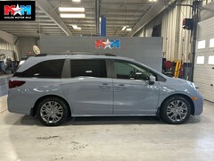 2026 Honda Odyssey Touring Van Passenger