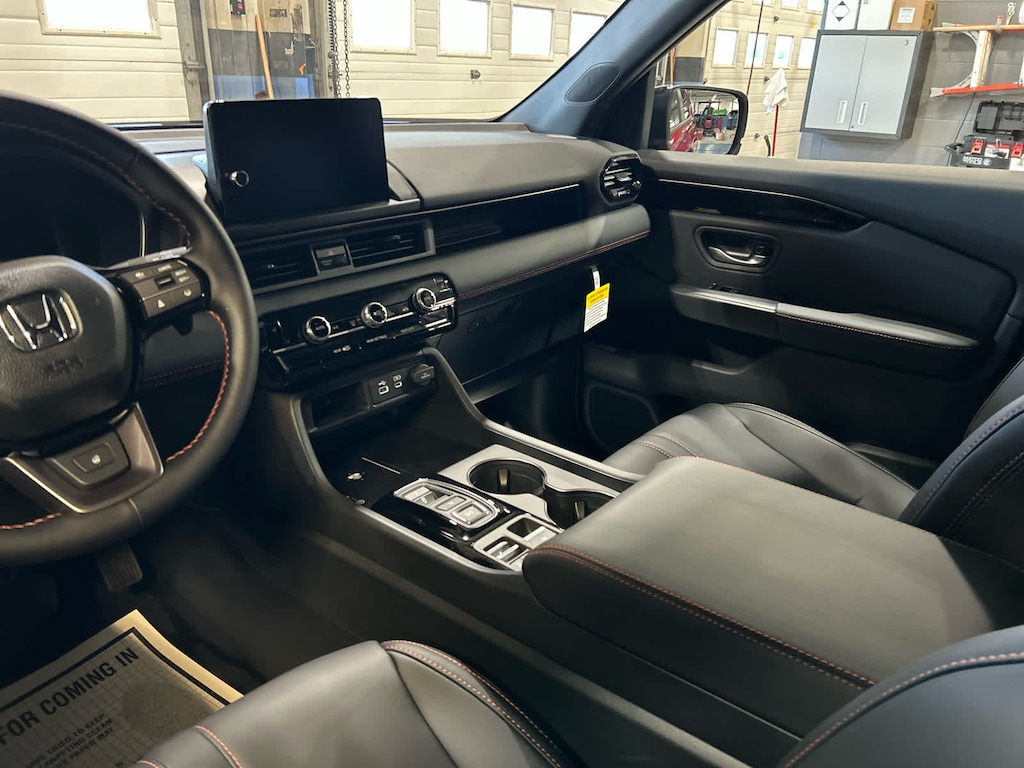 New 2025 Honda Pilot TrailSport SUV