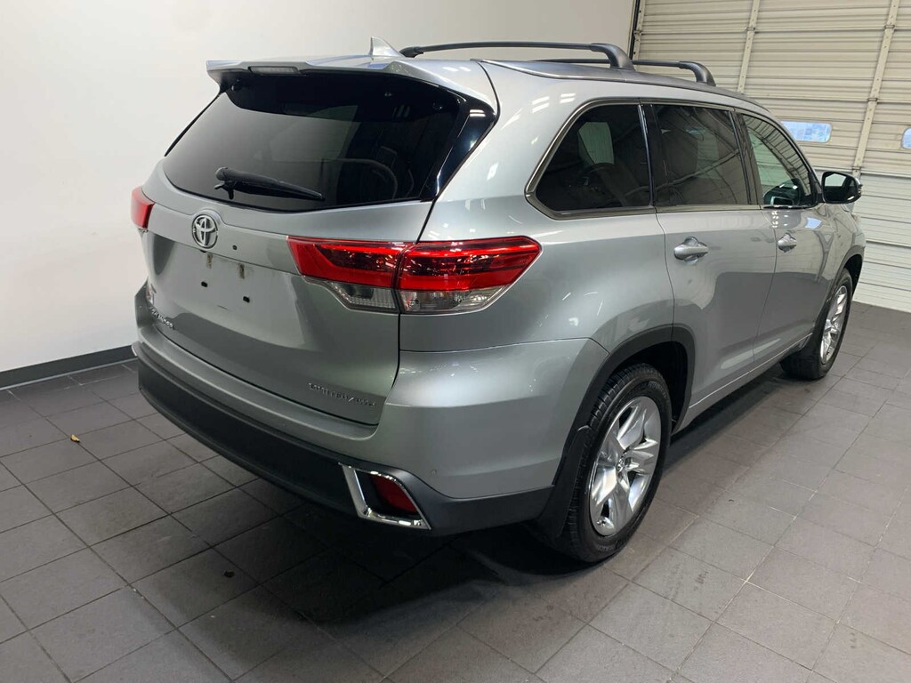 Used 2018 Toyota Highlander Limited V6 SUV