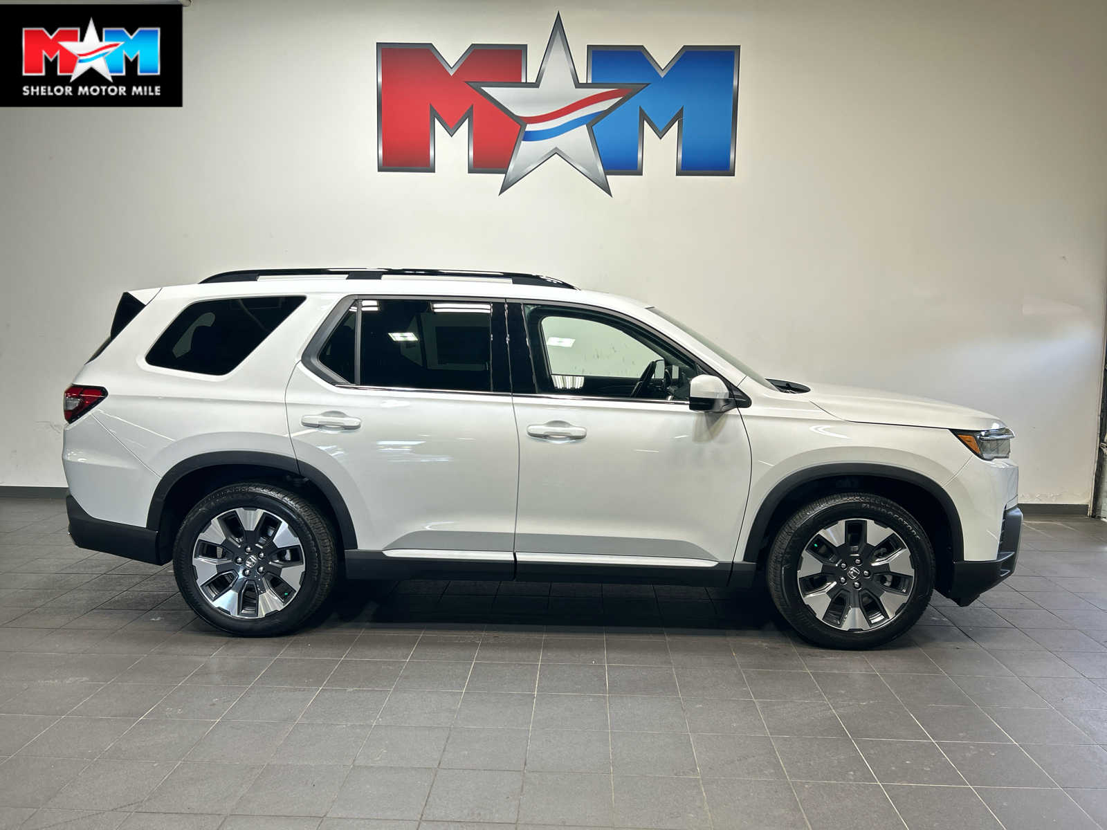 2026 Honda Pilot Touring AWD's photo