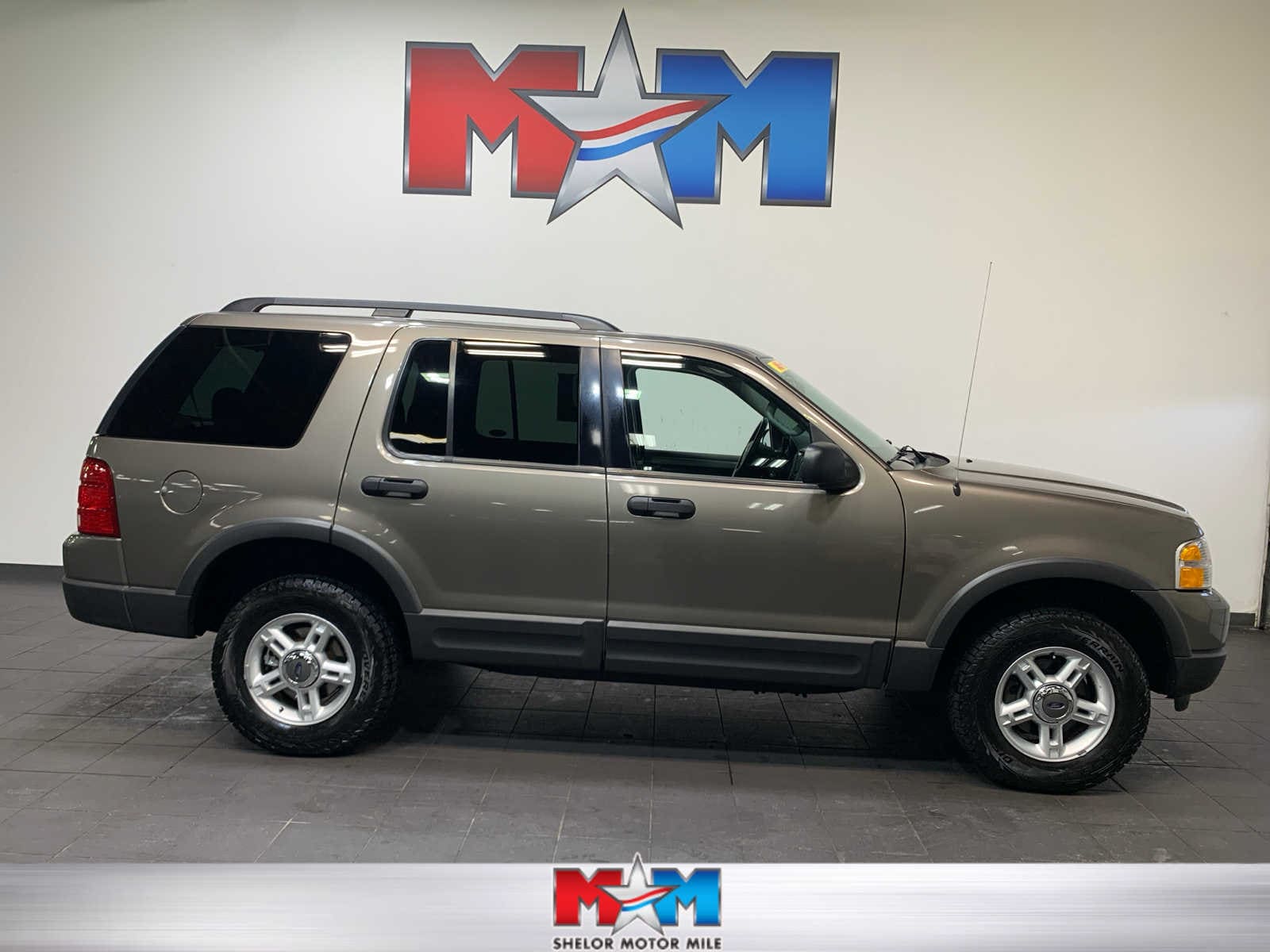 2003 Ford Explorer XLT's photo
