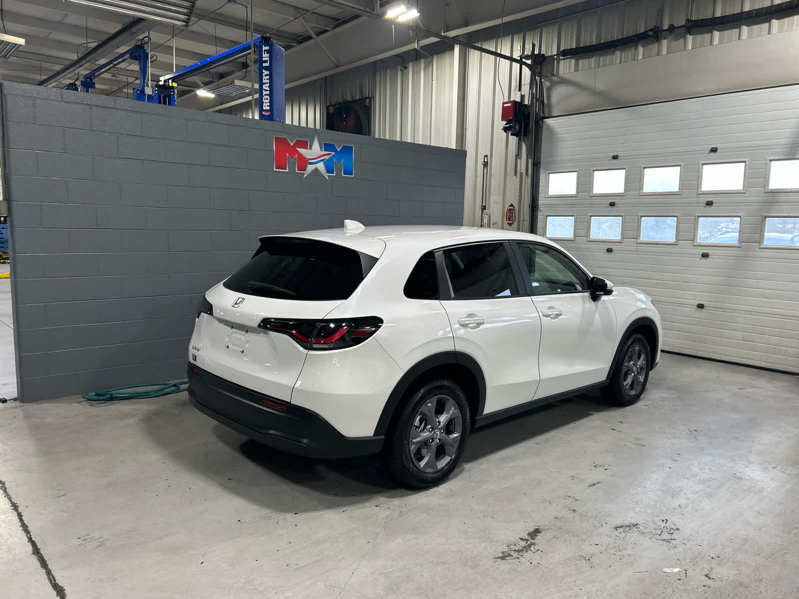 2026 Honda HR-V LX photo 3