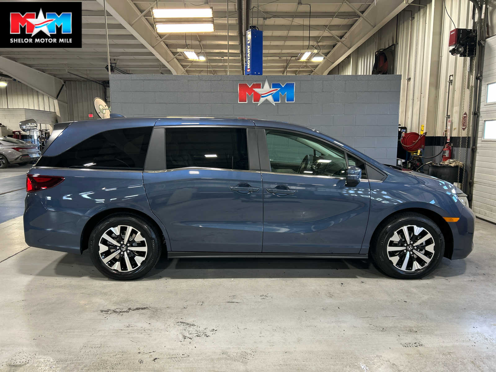 2026 Honda Odyssey EX-L's photo