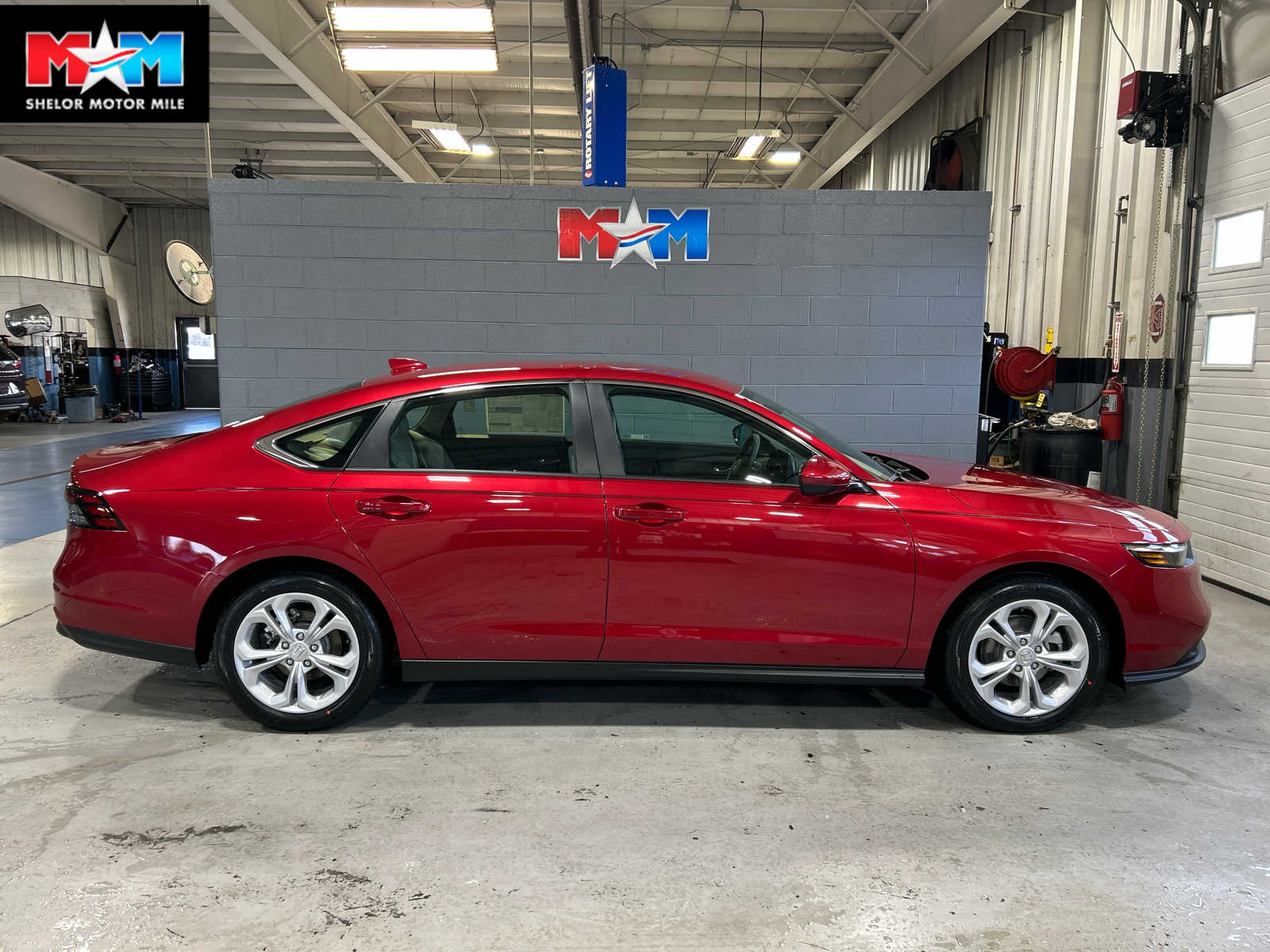 2025 Honda Accord LX's photo