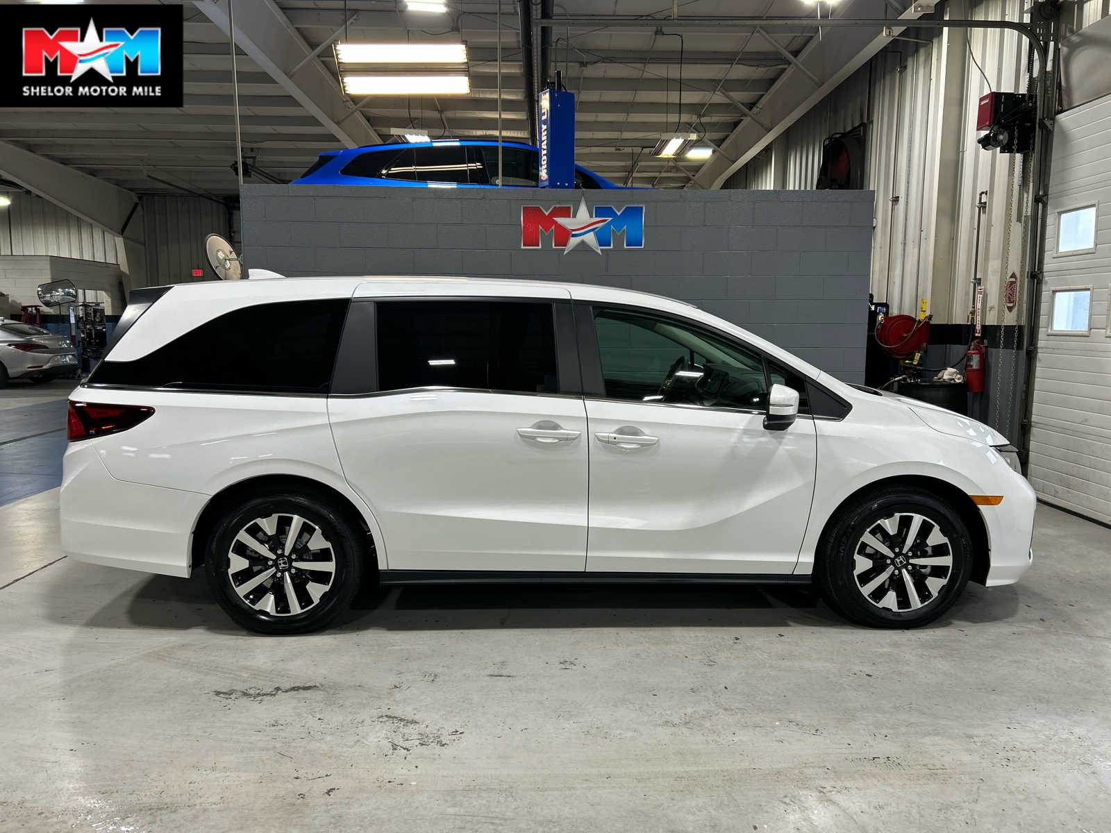2026 Honda Odyssey EX-L's photo