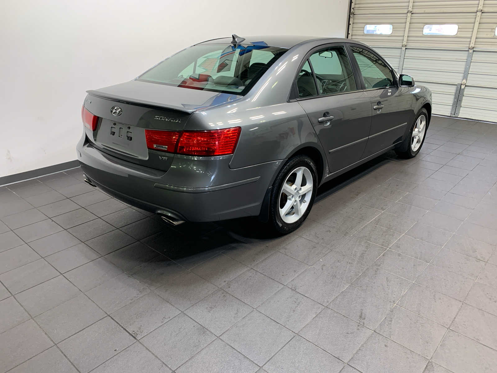 2010 Hyundai Sonata SE photo 3