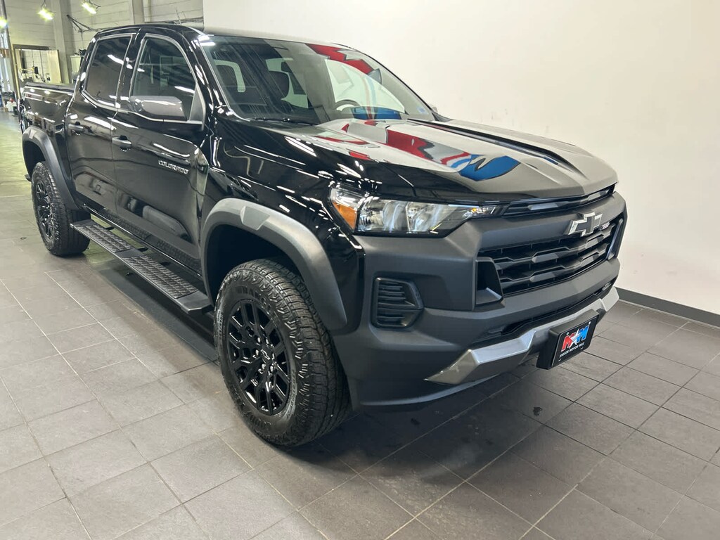 Used 2025 Chevrolet Colorado Trail Boss Truck Crew Cab