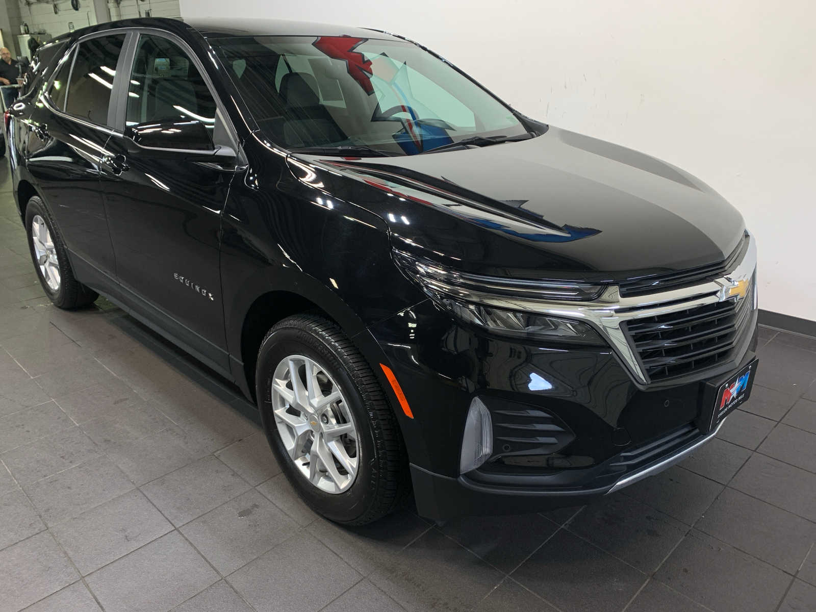 2023 Chevrolet Equinox LT photo 2