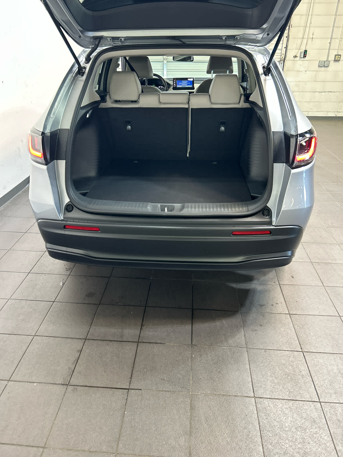 2027 Honda HR-V LX - Photo 10