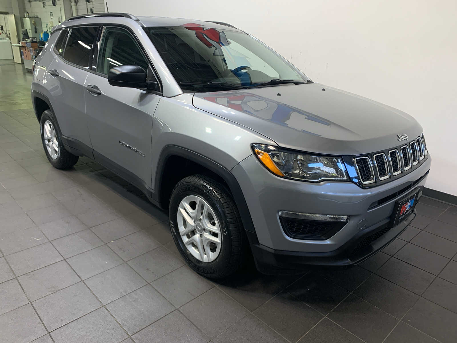 2018 Jeep Compass Sport photo 2