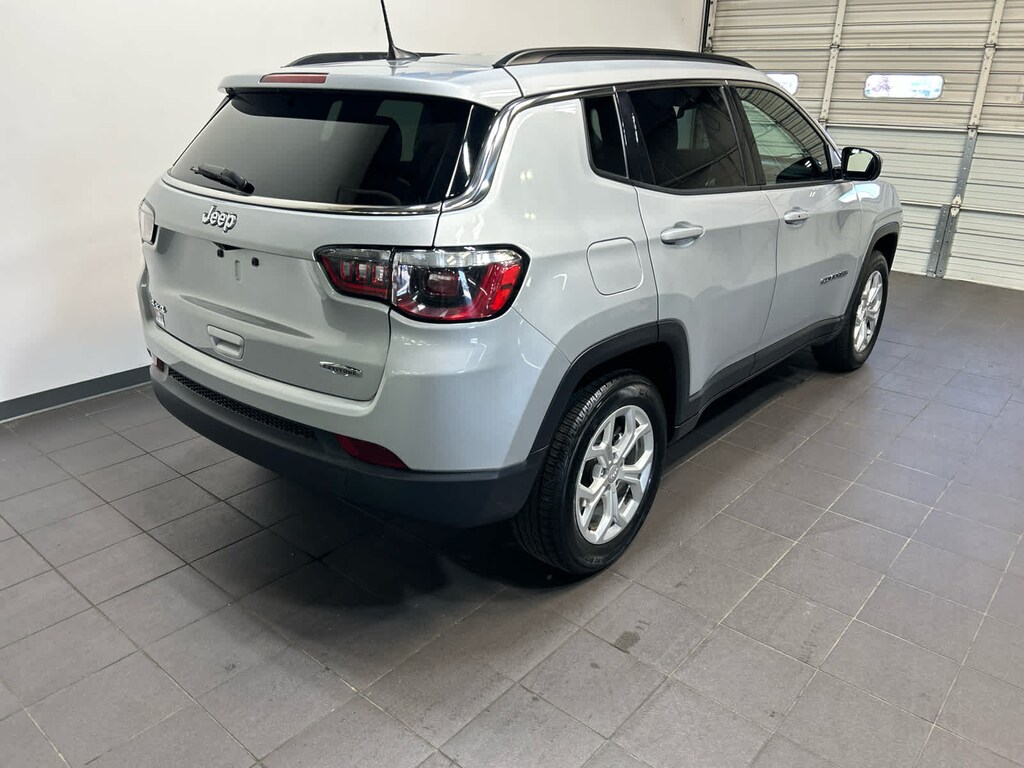 Used 2024 Jeep Compass Latitude SUV