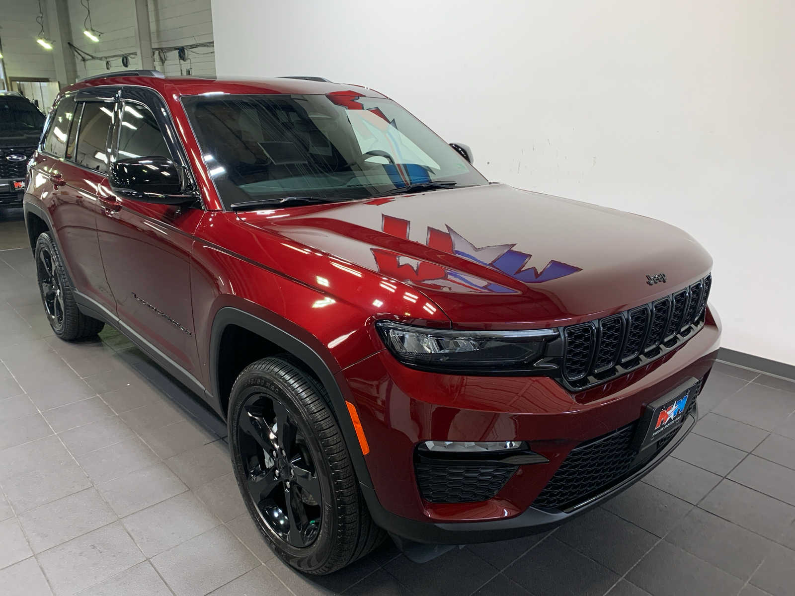 2025 Jeep Grand Cherokee Limited photo 2