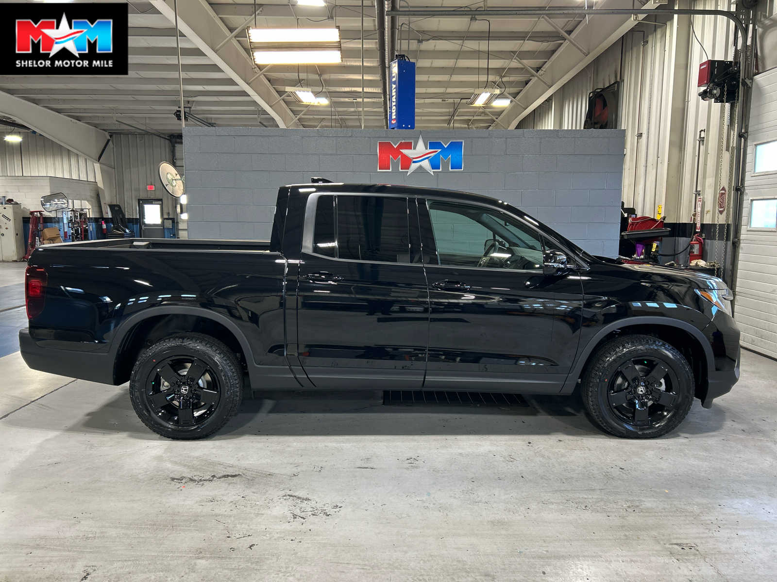 2026 Honda Ridgeline Black Edition's photo