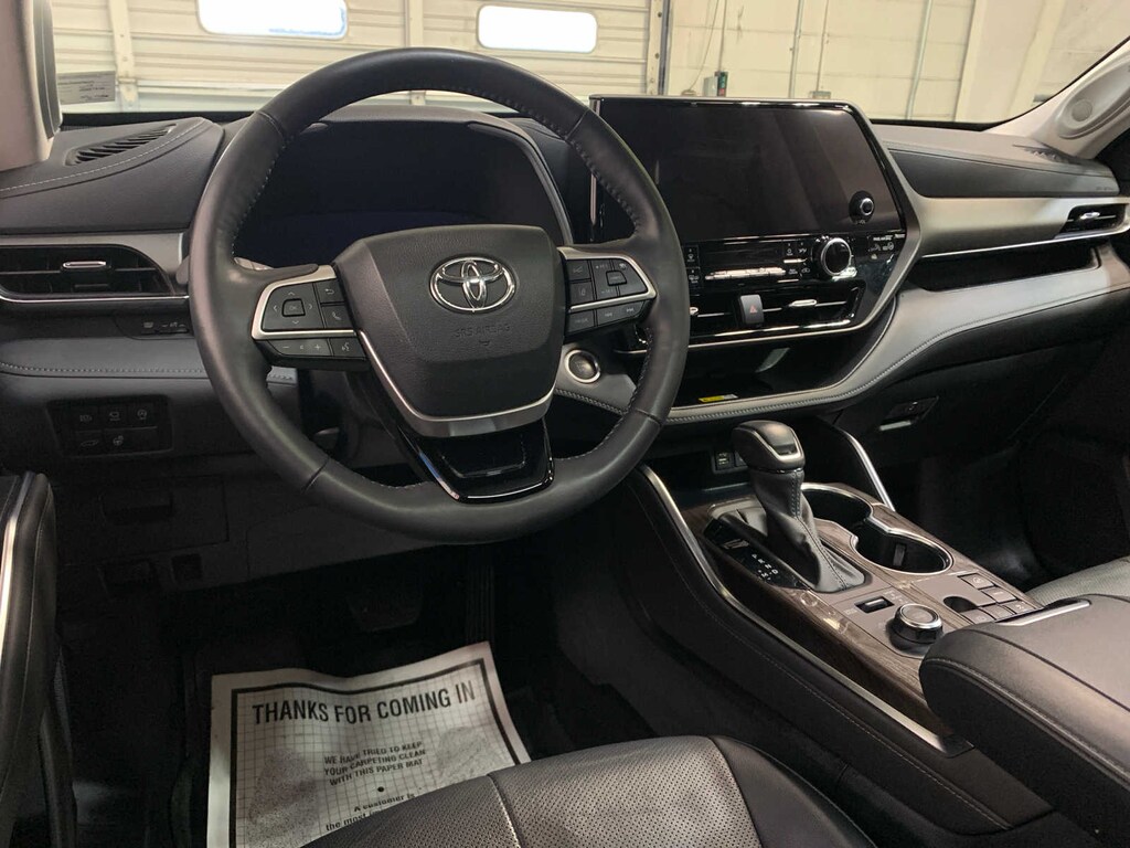Used 2024 Toyota Highlander Limited SUV