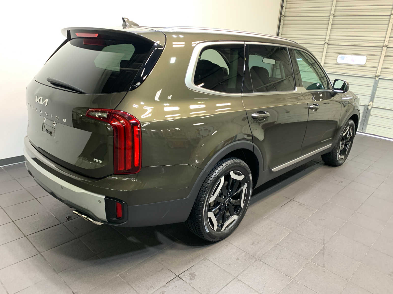 2024 Kia Telluride S photo 3