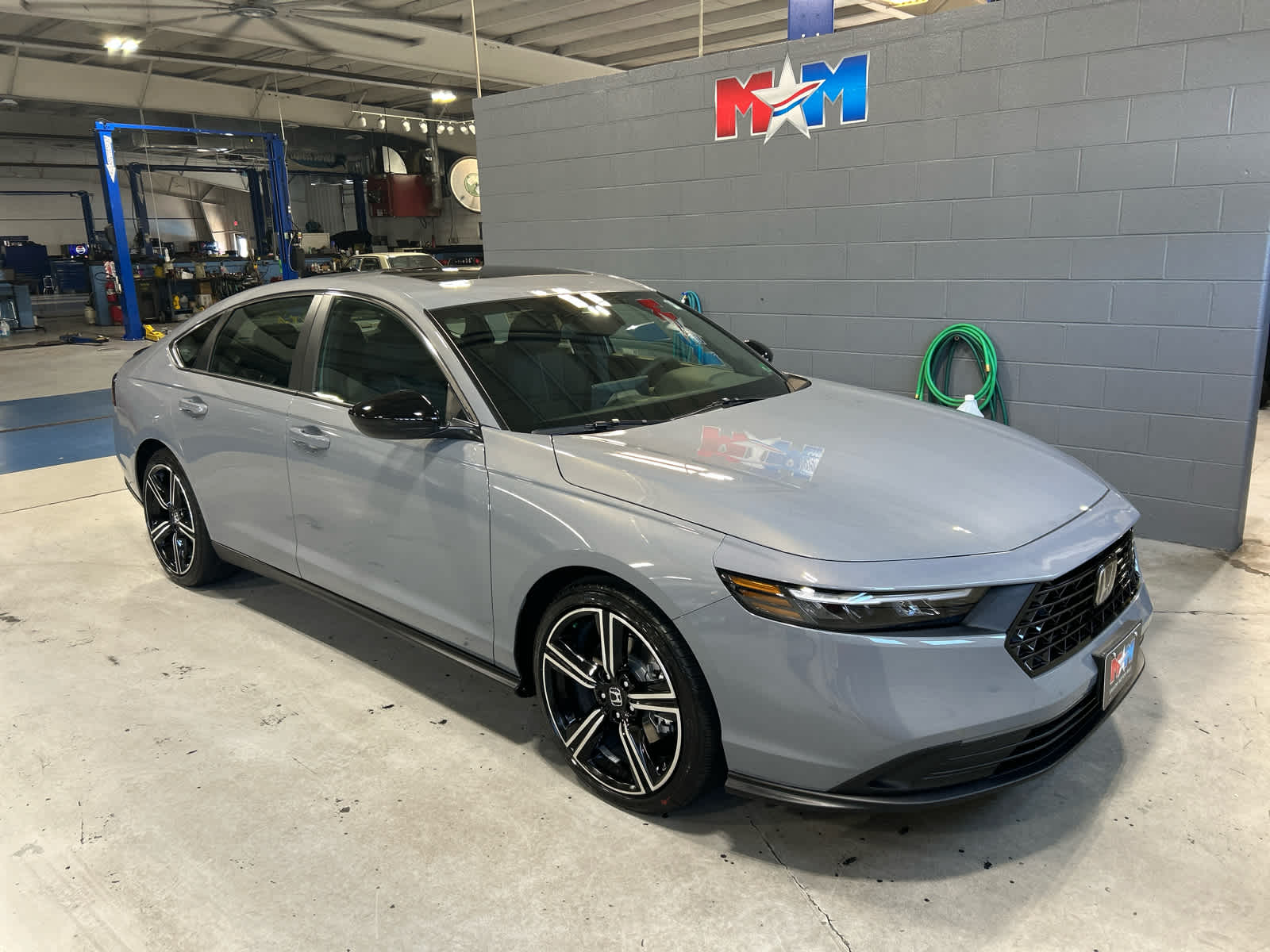 2025 Honda Accord Hybrid Sport photo 2