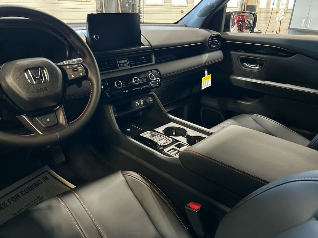 New 2025 Honda Pilot TrailSport SUV