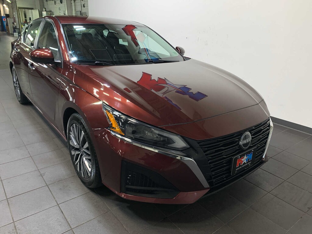 Used 2023 Nissan Altima 2.5 SV Sedan