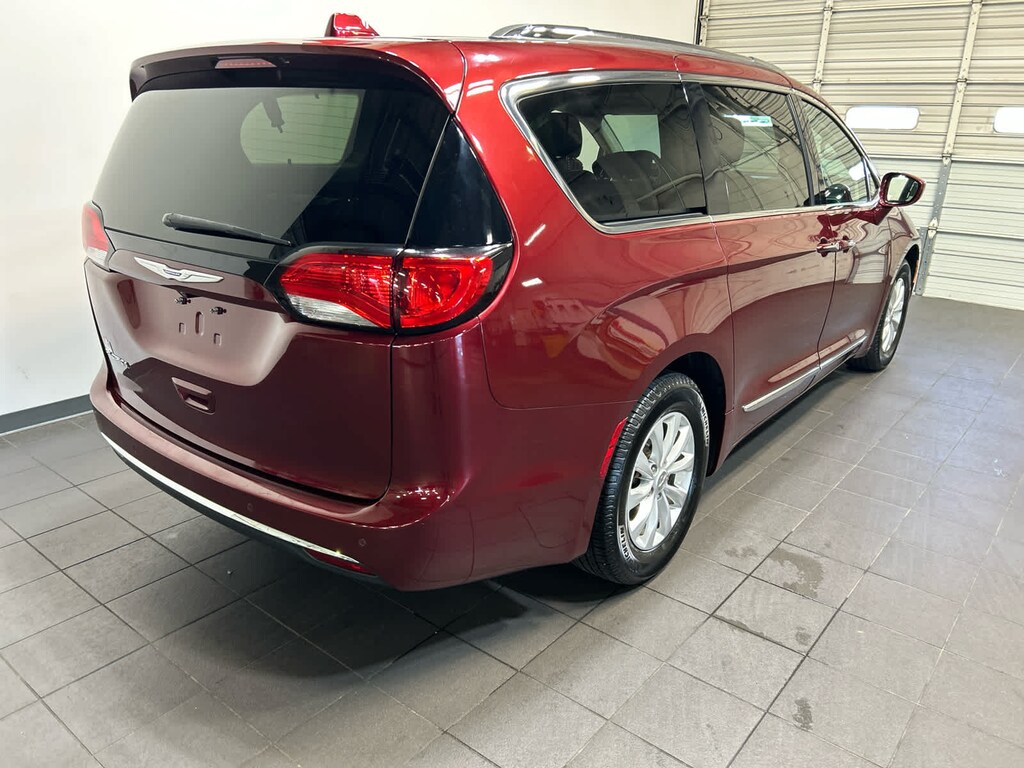 Used 2019 Chrysler Pacifica Touring L Van Passenger Van