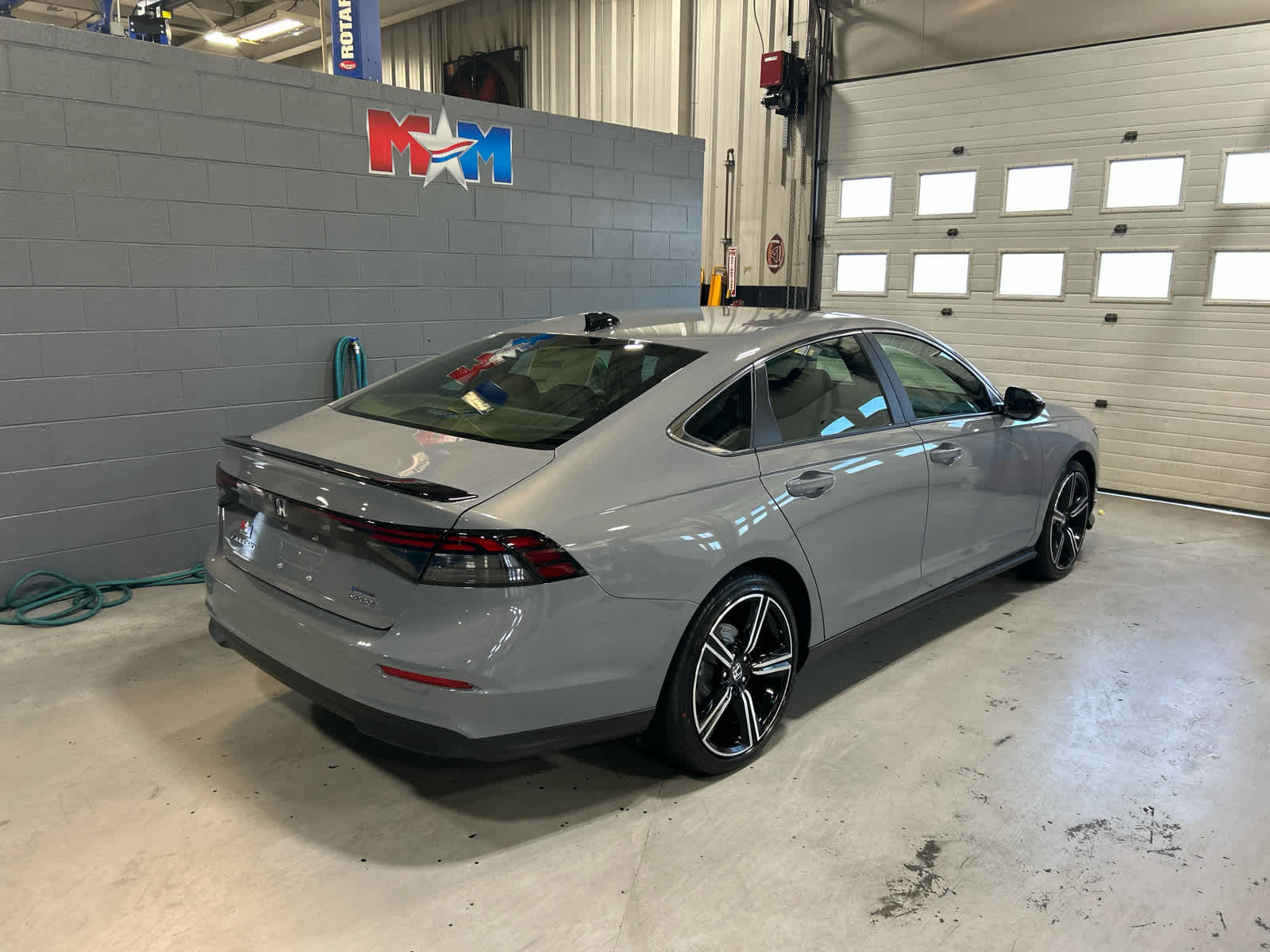 2025 Honda Accord Hybrid Sport photo 3