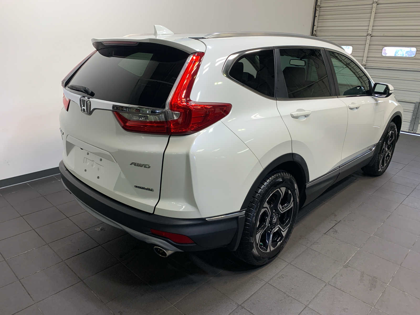 2017 Honda CR-V Touring photo 2