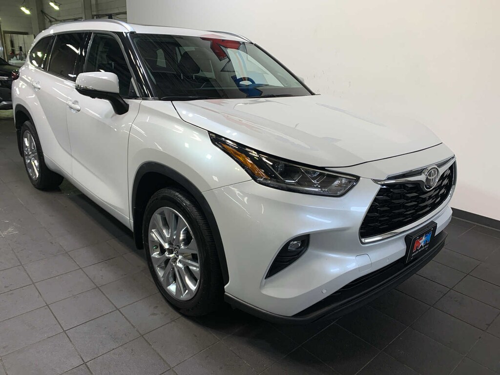 Used 2024 Toyota Highlander Limited SUV