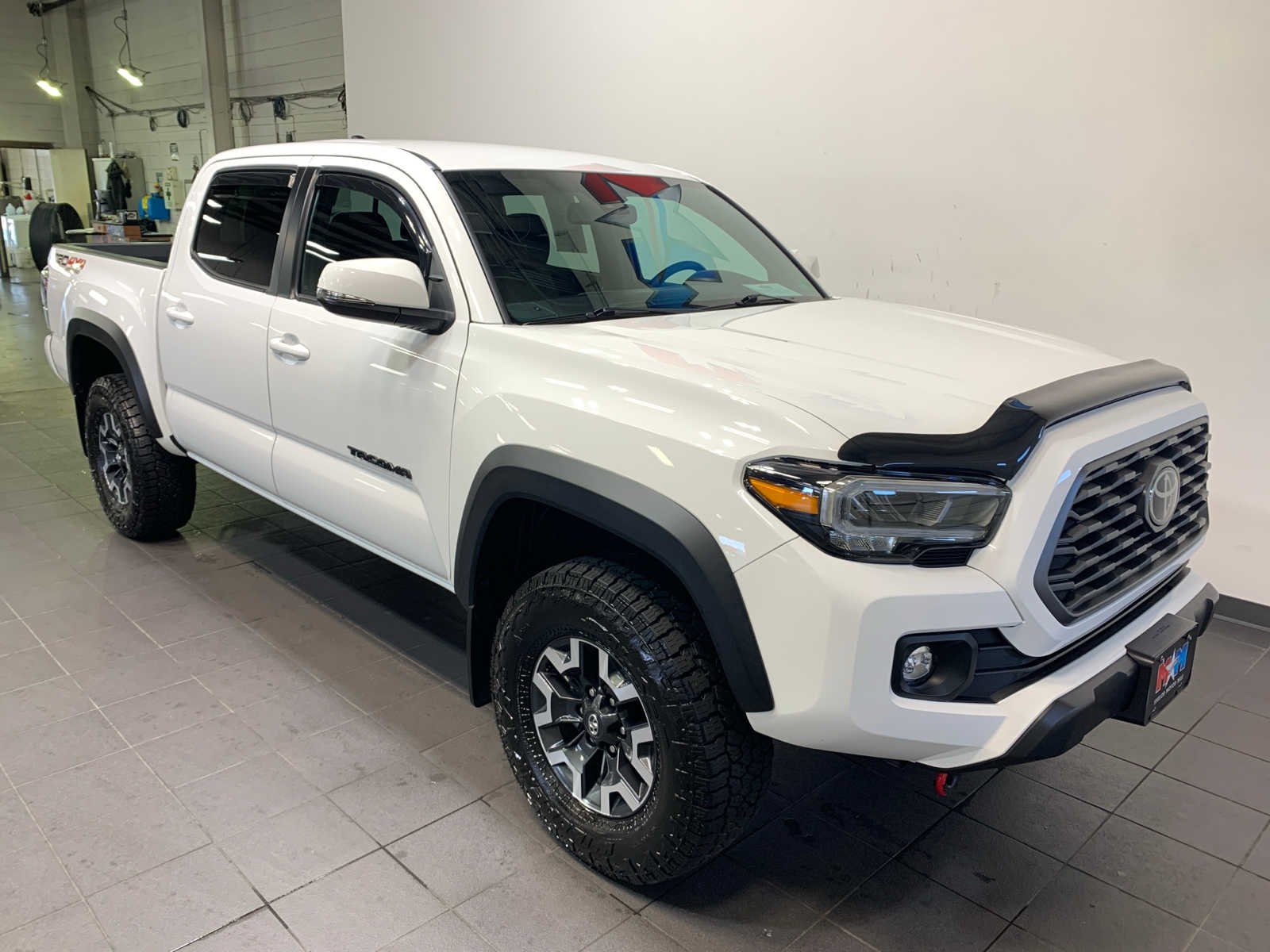 2023 Toyota Tacoma TRD Double Cab V6 photo 2