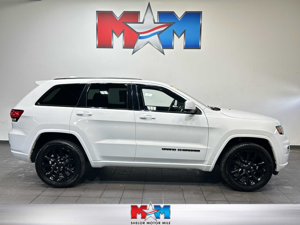 Used 2018 Jeep Grand Cherokee Laredo 4x4 SUV