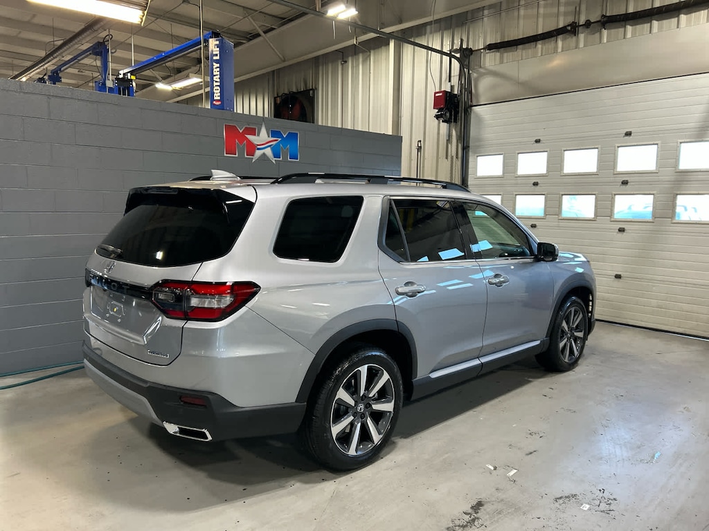 New 2025 Honda Pilot Touring SUV