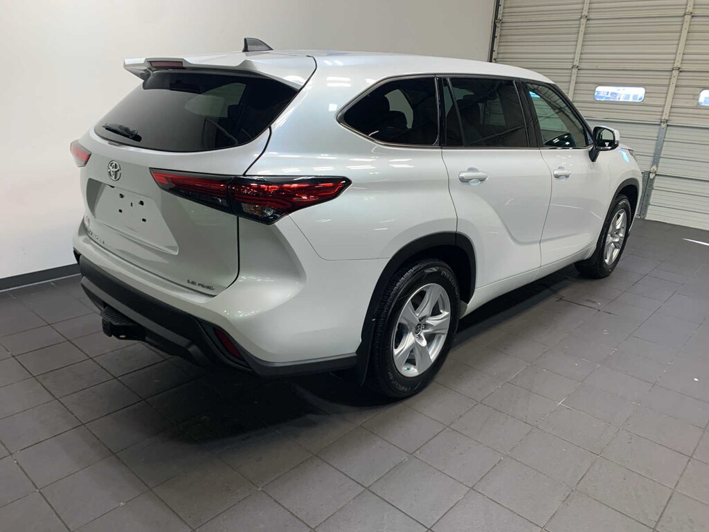Used 2022 Toyota Highlander LE SUV