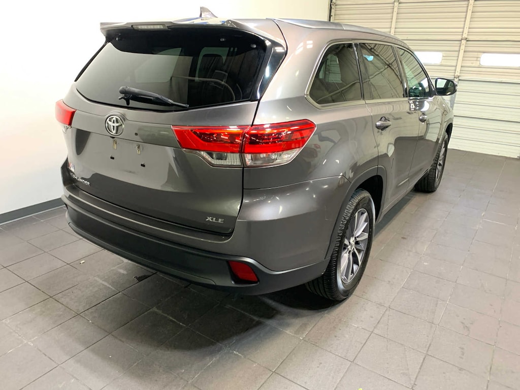 Used 2018 Toyota Highlander XLE V6 SUV