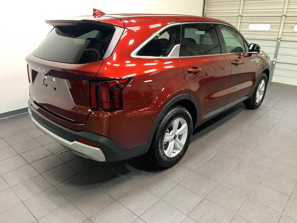 Used 2025 Kia Sorento LX SUV