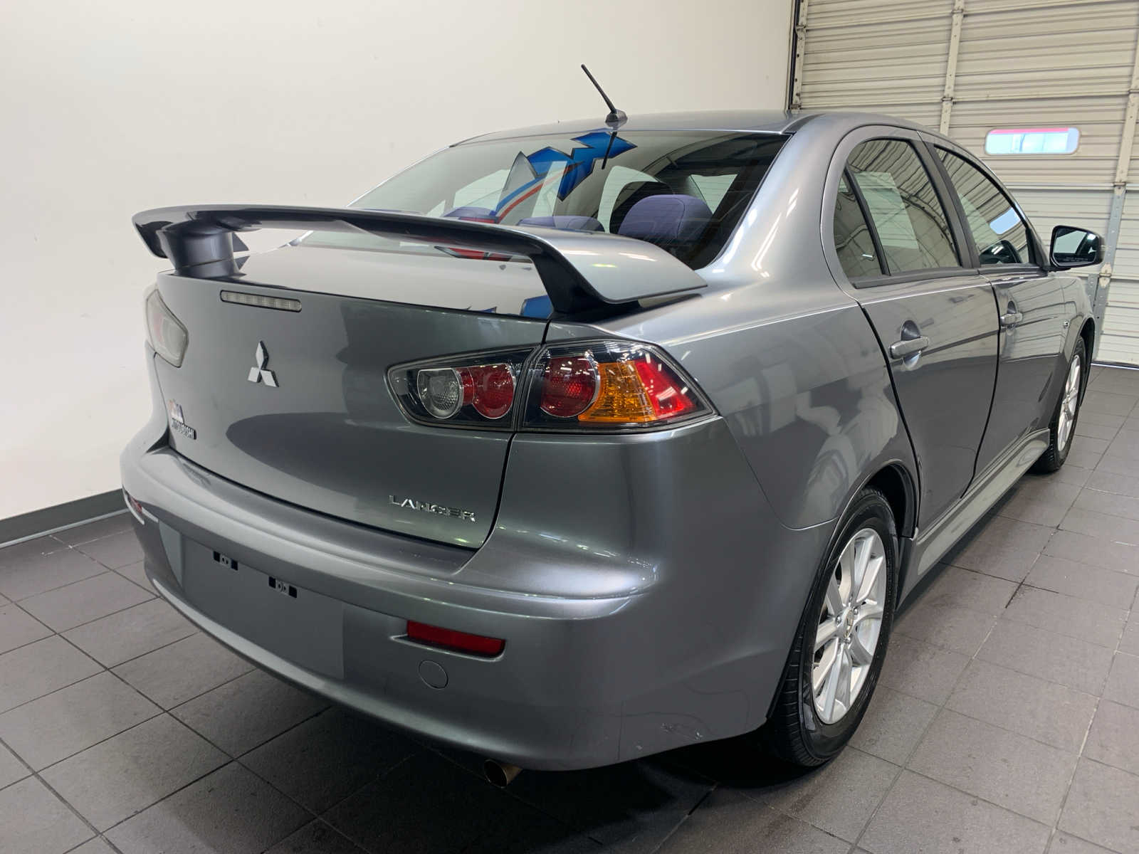 2016 Mitsubishi Lancer ES photo 3