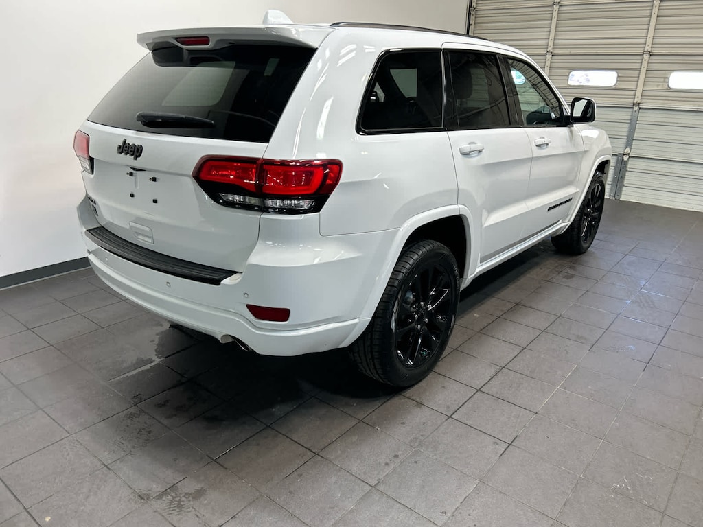 Used 2018 Jeep Grand Cherokee Laredo 4x4 SUV