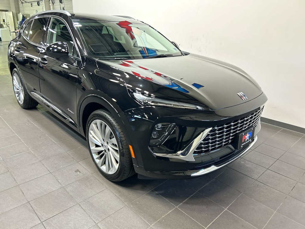 Used 2025 Buick Envision Avenir SUV