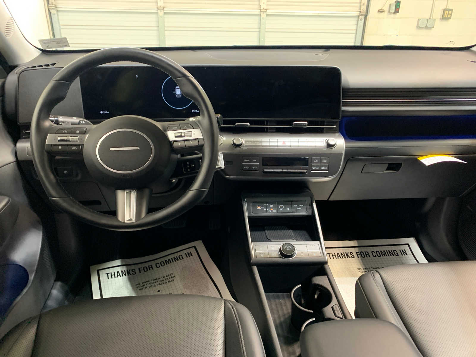 2024 Hyundai Kona Limited photo 3