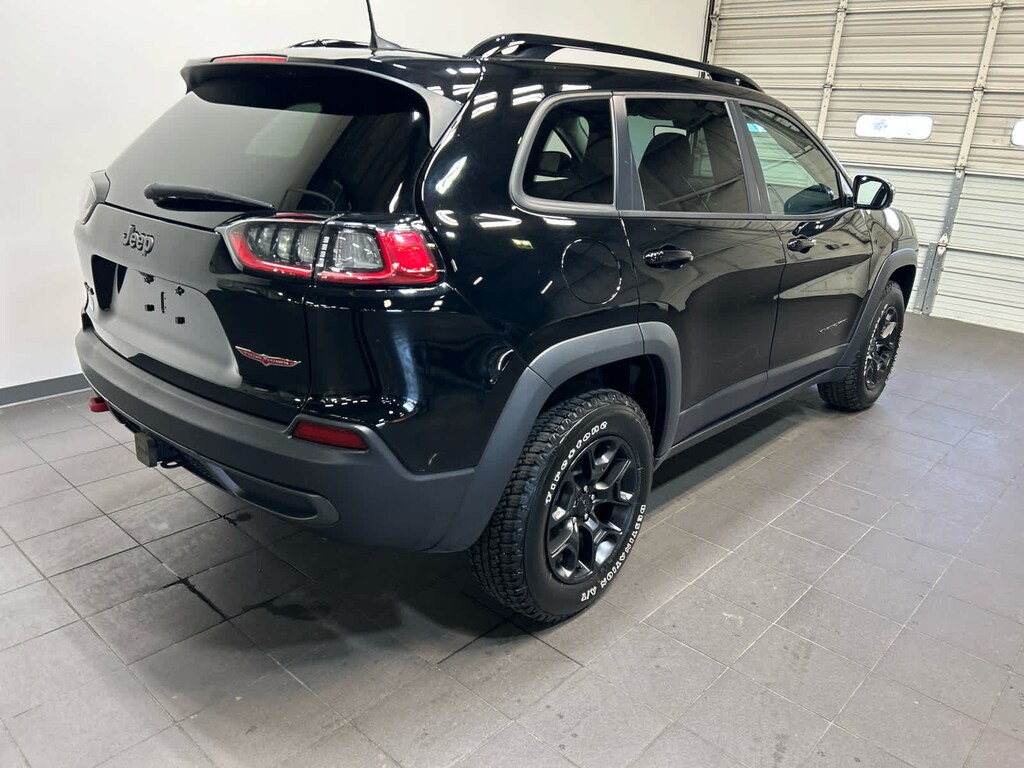 Used 2022 Jeep Cherokee Trailhawk SUV