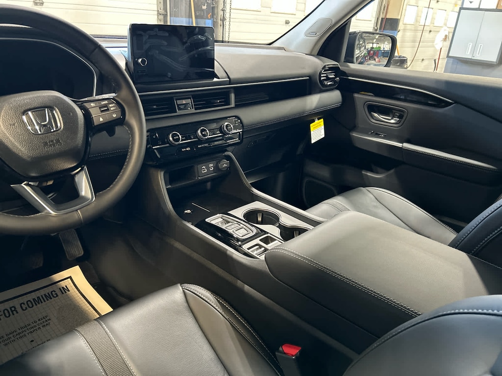 New 2025 Honda Pilot Touring SUV