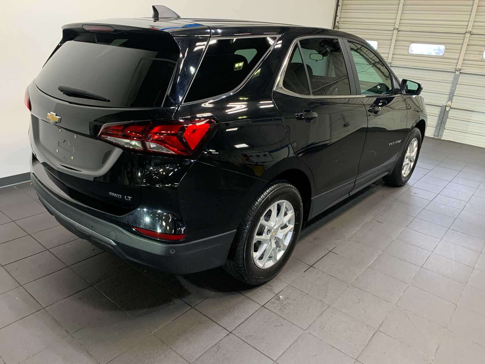 2023 Chevrolet Equinox LT photo 3