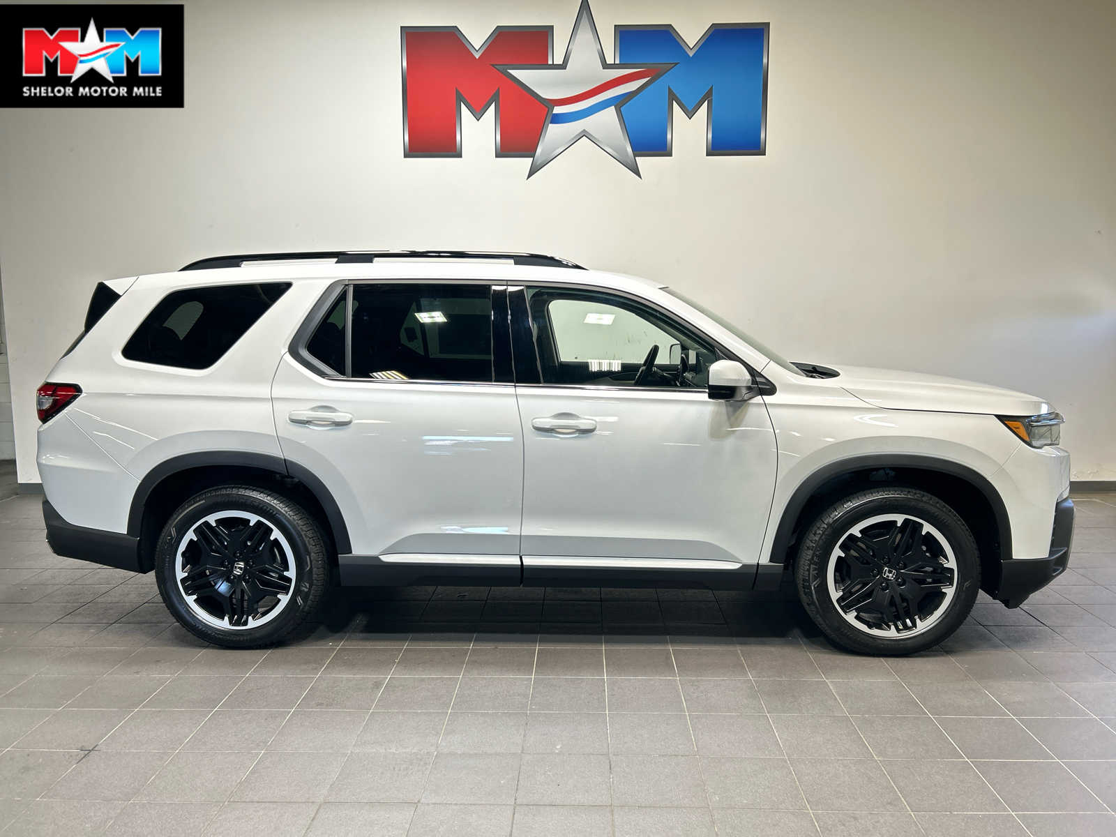 2026 Honda Pilot Touring AWD's photo