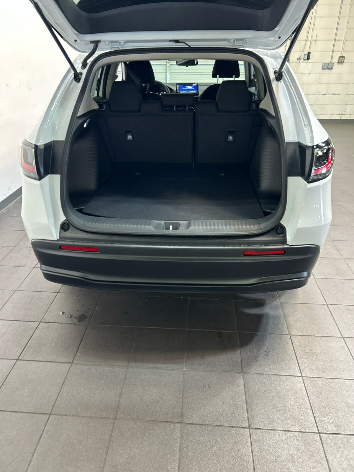 2027 Honda HR-V LX - Photo 10