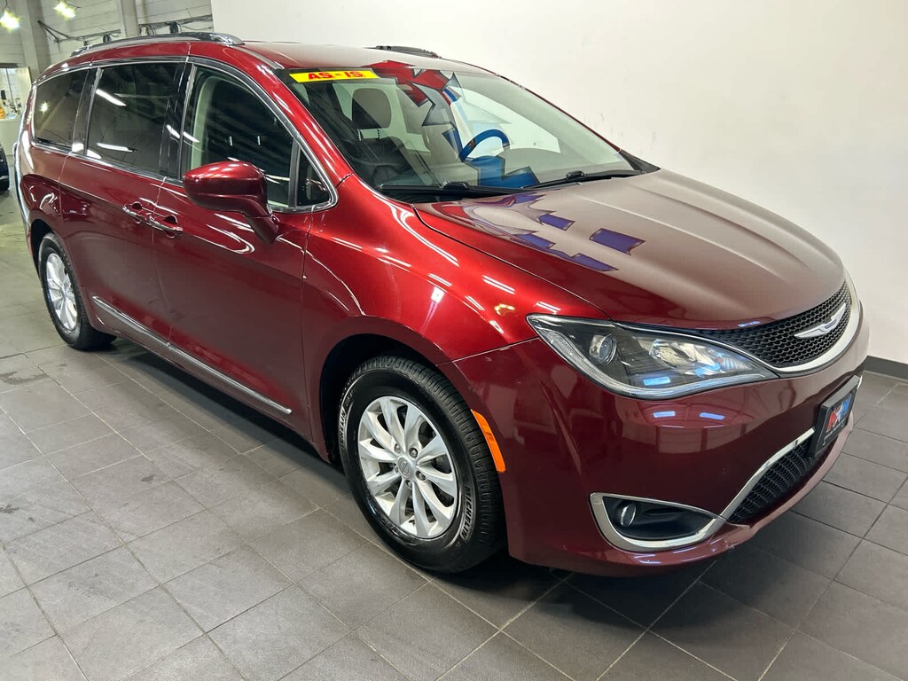 Used 2019 Chrysler Pacifica Touring L Van Passenger Van