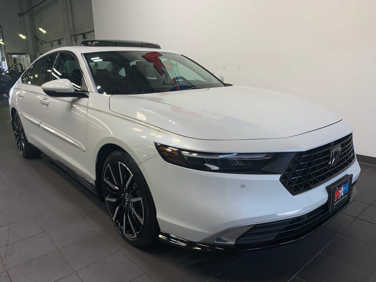 2024 Honda Accord Hybrid Touring photo 2