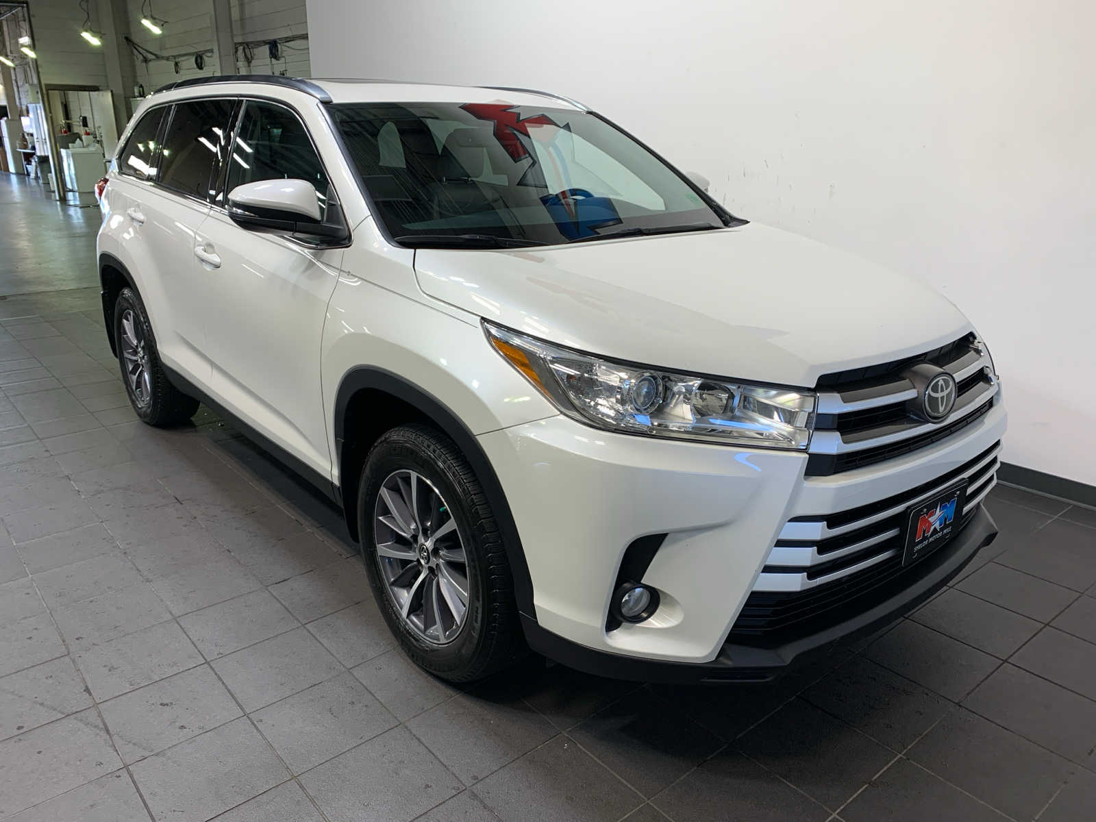 2019 Toyota Highlander XLE photo 2