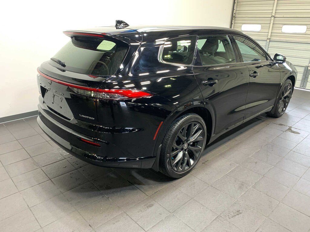 Used 2025 Toyota Crown Signia Limited SUV