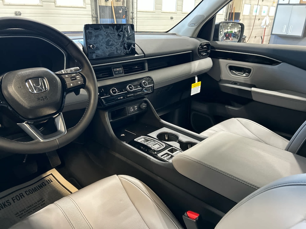 New 2025 Honda Pilot Touring SUV