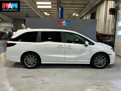 2026 Honda Odyssey Touring Van Passenger