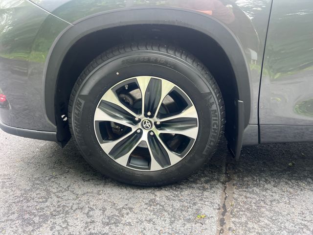 2021 Toyota Highlander XLE - Photo 28