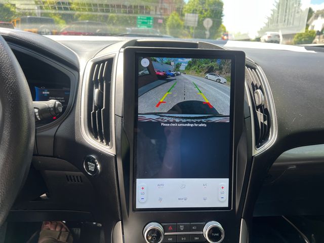 2024 Ford Edge SE - Photo 17